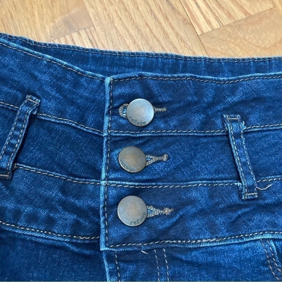 0 REFUGE high waist skinny stretchy dark wash Jeans.  (Jeggings) - Picture 5 of 16